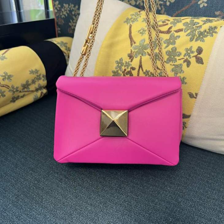 Picture of Valentino Handbags _SKUfw135046005fw